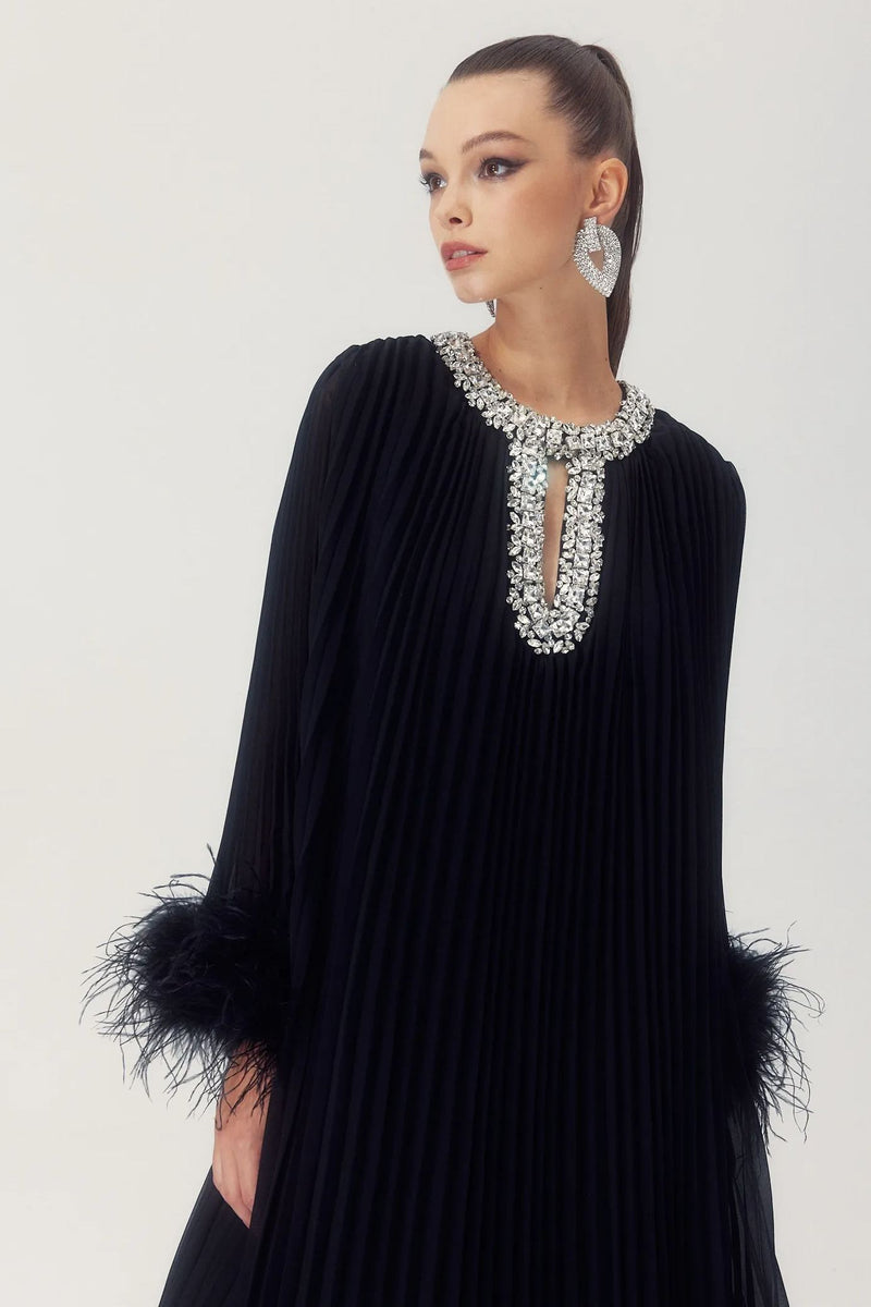 Effortlessly Elegant Dress with a Timeless Design