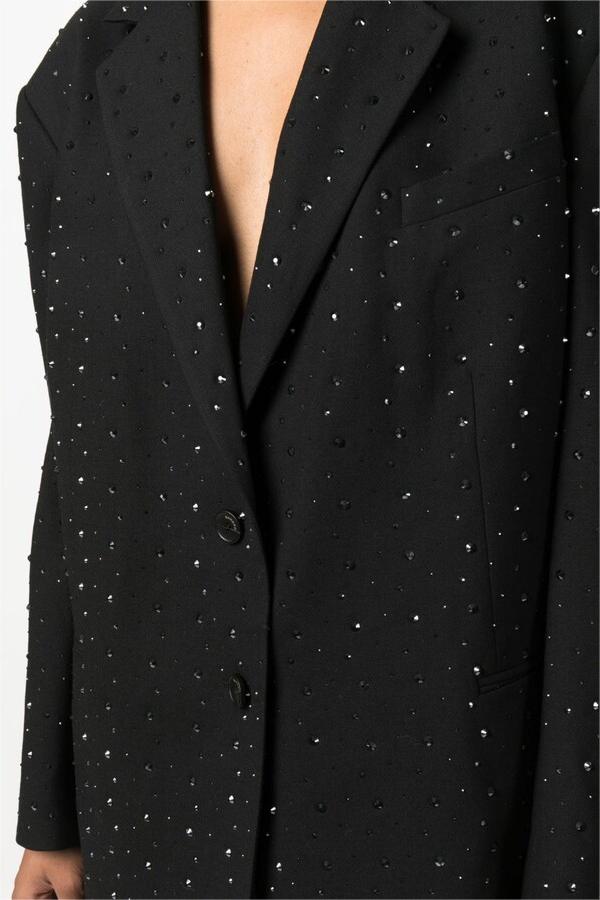 Beautifully Finished Garment in a Timeless Design