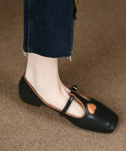 Effortlessly Elegant Shoes with a Timeless Design