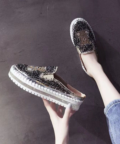 Well Tailored Sandals with a Graceful Silhouette