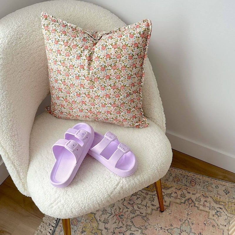 Classic Vintage Sandals with a Flattering Fit