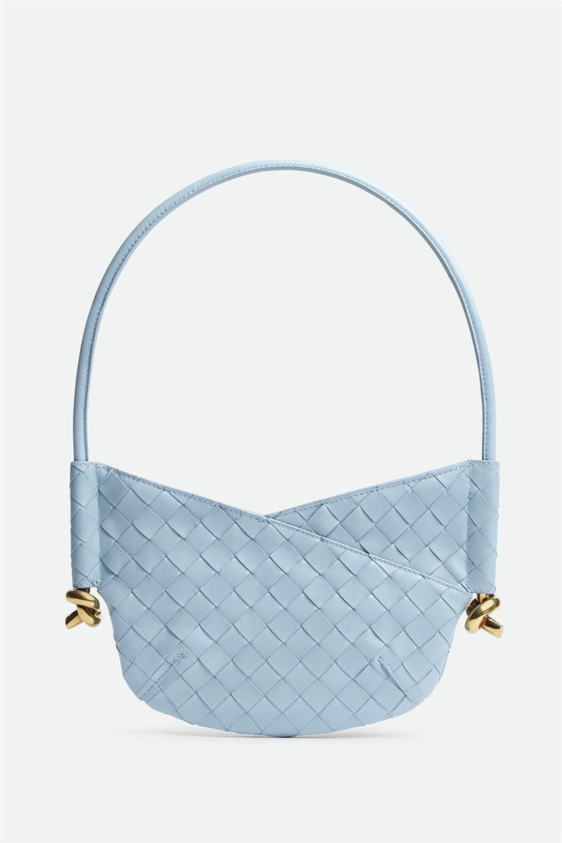 Gracefully Styled Bag for Any Occasion