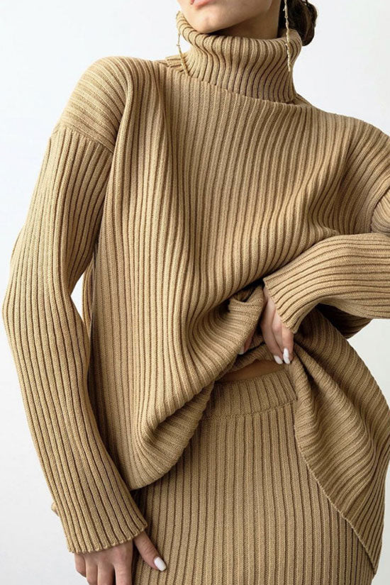 Effortlessly Elegant Sweater with a Timeless Design