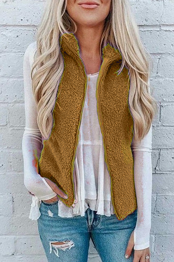 Effortlessly Elegant Top with a Timeless Design