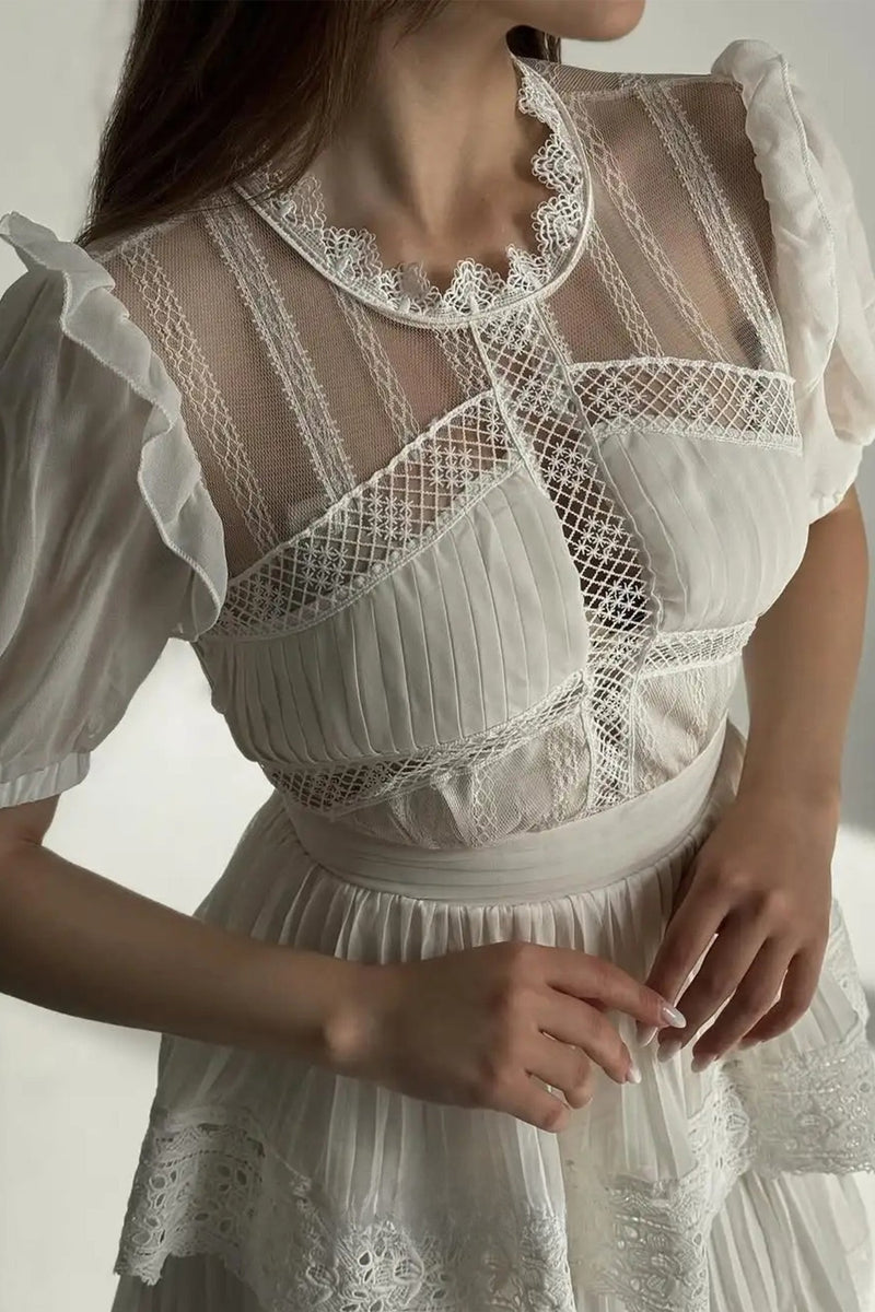 Well Tailored Dress with a Graceful Silhouette