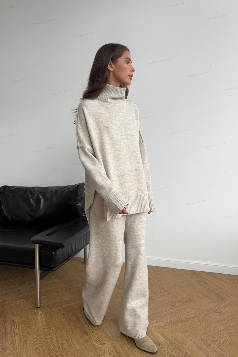 Classic Vintage Sweater with a Flattering Fit