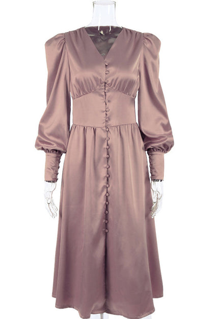 Well Tailored Dress with a Graceful Silhouette