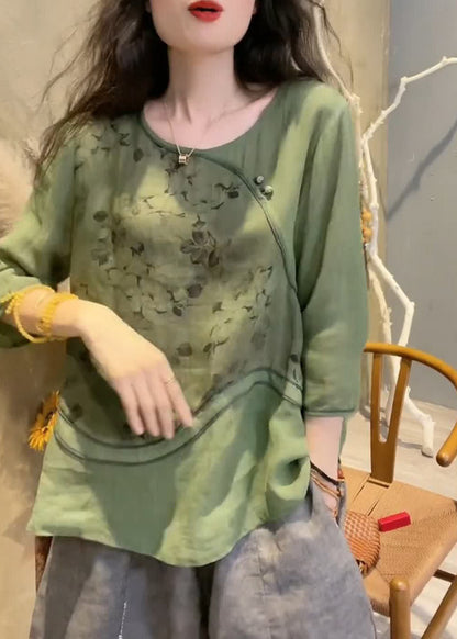 Well Tailored Blouse with a Graceful Silhouette