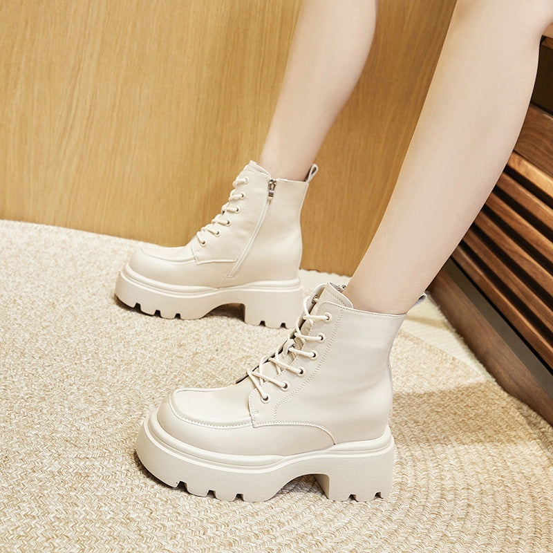 Well Tailored Shoes with a Graceful Silhouette