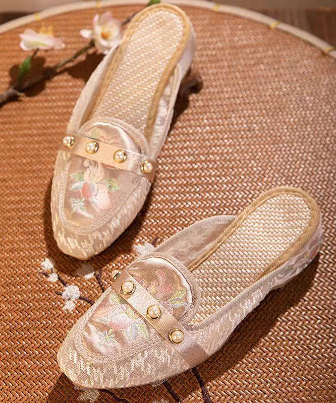 Classic Vintage Sandals with a Flattering Fit