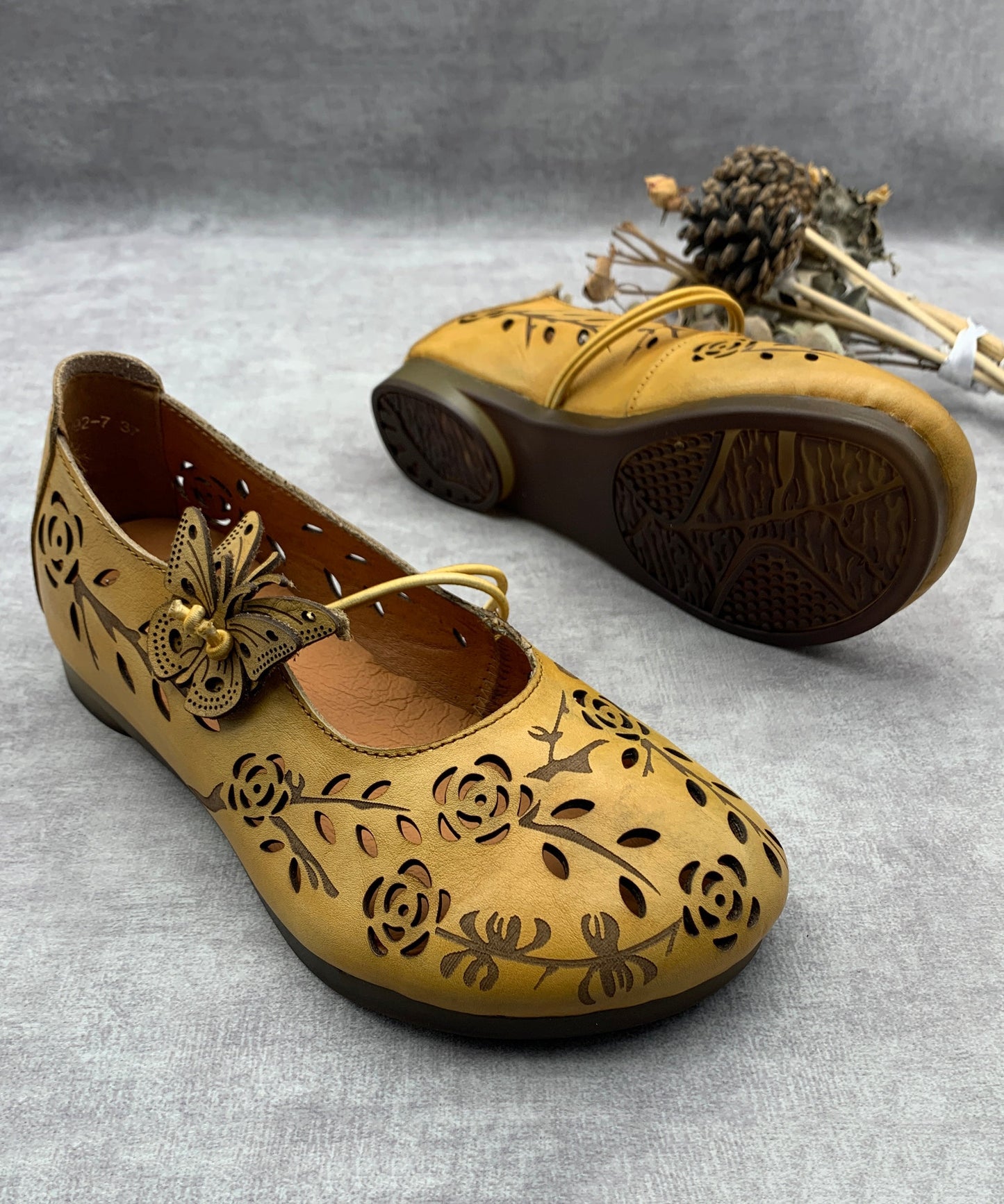 Well Tailored Shoes with a Graceful Silhouette