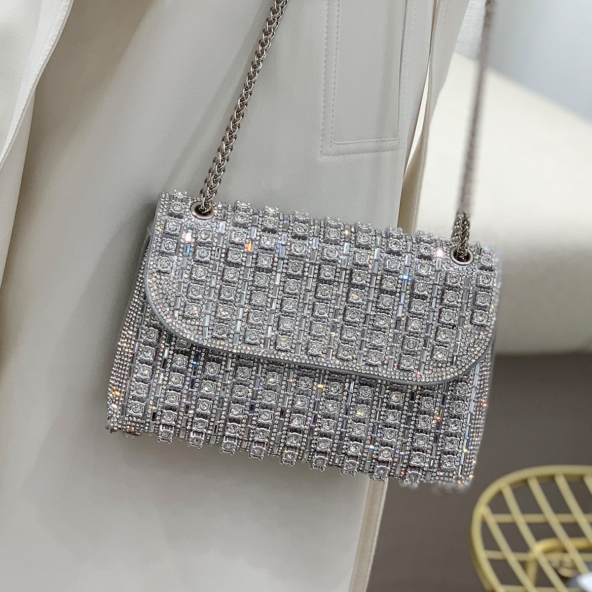 Classic Vintage Bag with a Flattering Fit