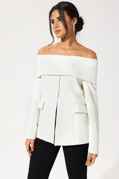 Gracefully Styled Garment for Any Occasion