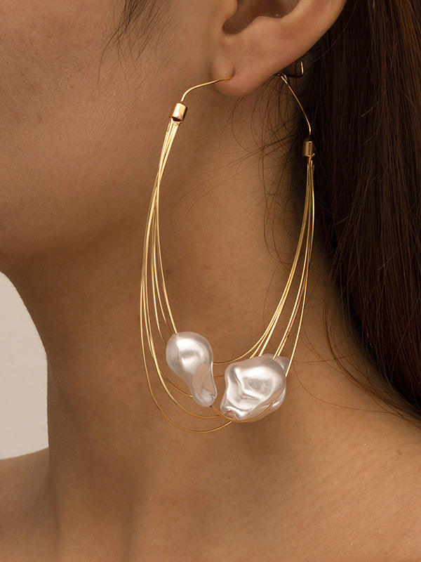 Effortlessly Elegant Garment with a Timeless Design