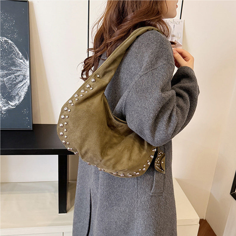 A Vintage Style Bag with Delicate Timeless Details
