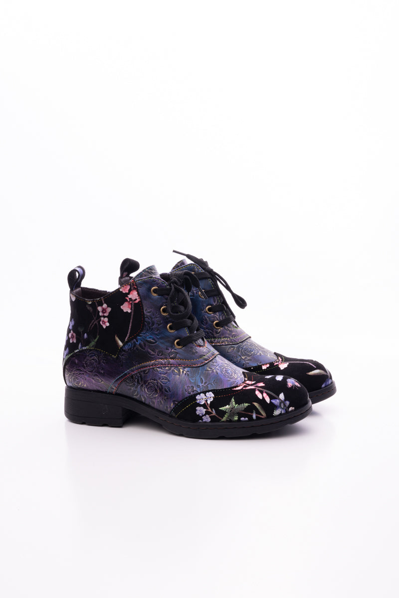 Well Tailored Boots with a Graceful Silhouette