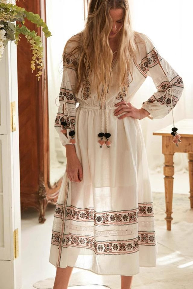 Classic Vintage Dress with a Flattering Fit