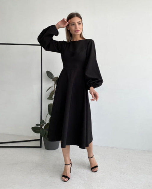 Well Tailored Dress with a Graceful Silhouette