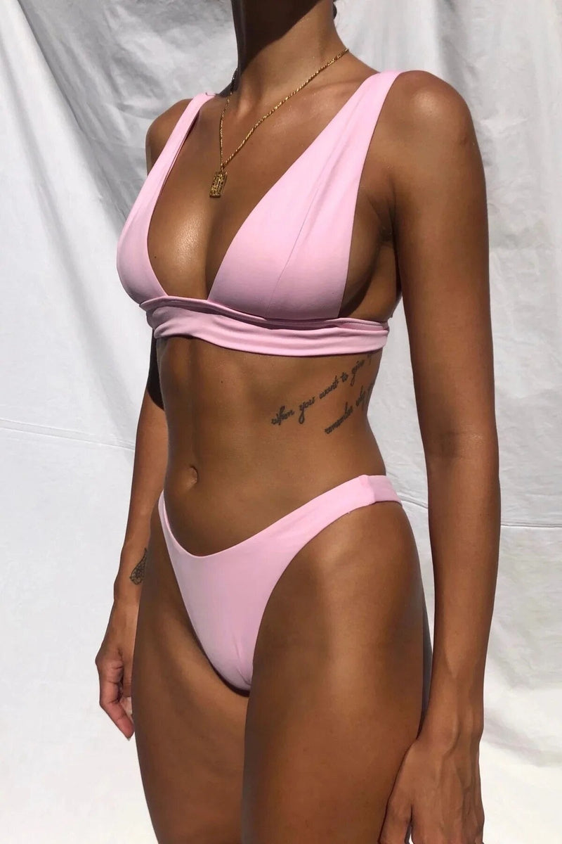 Beautifully Finished Bikini in a Timeless Design