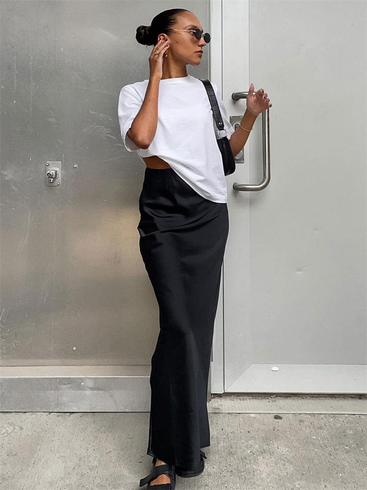 Effortlessly Elegant Garment with a Timeless Design