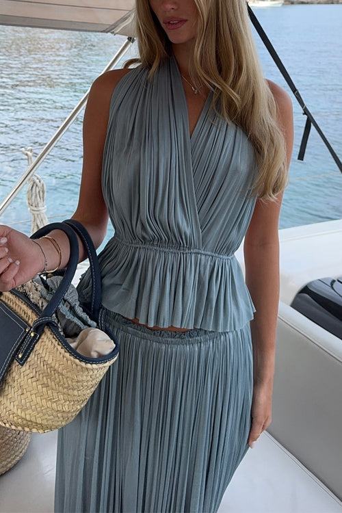 Classic Vintage Top with a Flattering Fit