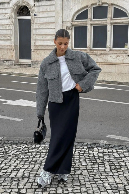 Effortlessly Elegant Jacket with a Timeless Design