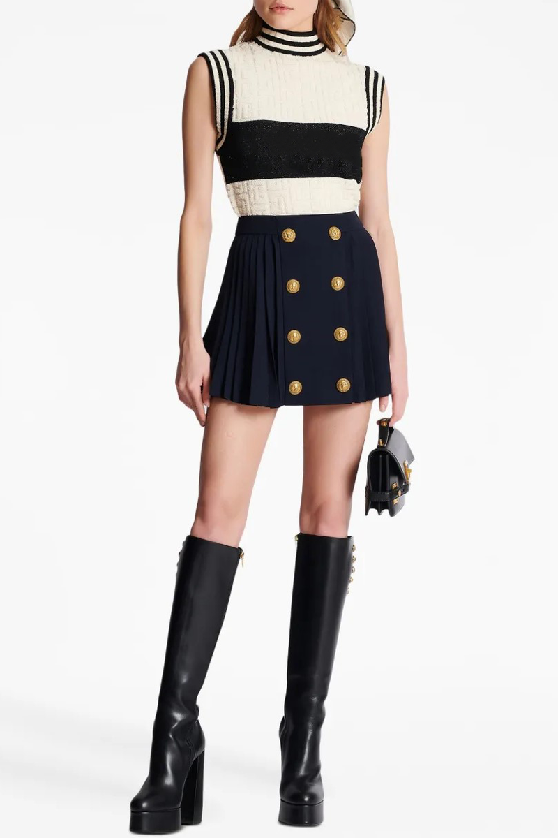 Well Tailored Garment with a Graceful Silhouette