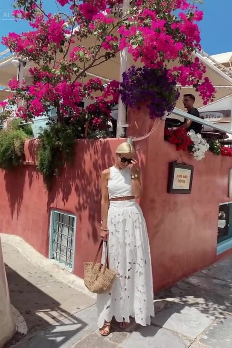 Effortlessly Elegant Garment with a Timeless Design