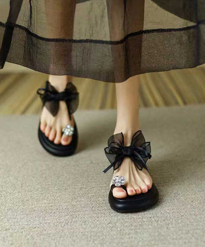 Effortlessly Elegant Sandals with a Timeless Design