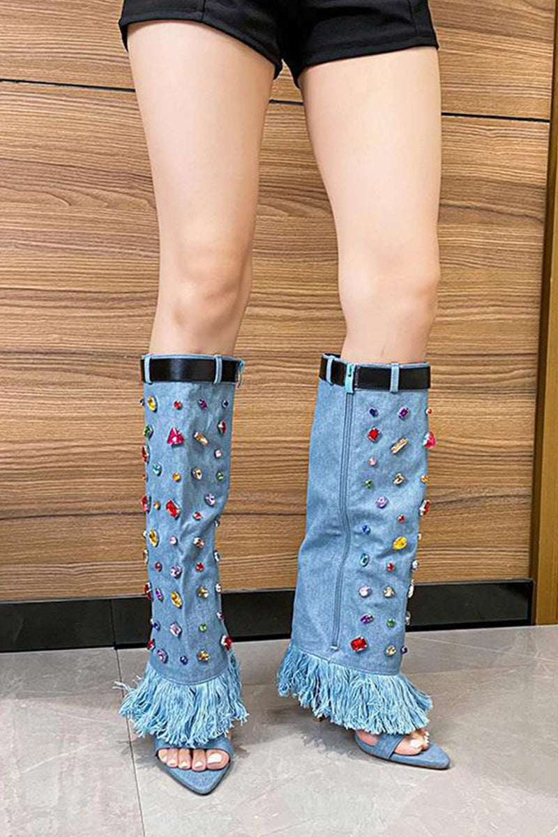 Effortlessly Elegant Boots with a Timeless Design