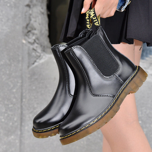Beautifully Finished Boots in a Timeless Design
