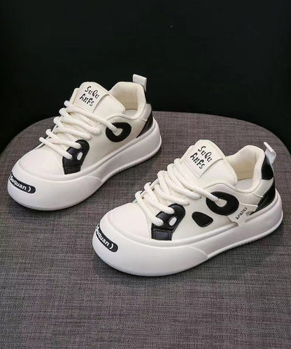 Effortlessly Elegant Shoes with a Timeless Design