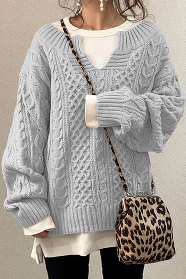Effortlessly Elegant Sweater with a Timeless Design