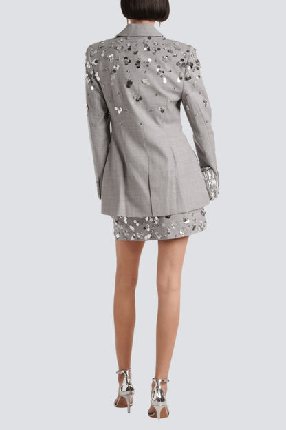 Well Tailored Garment with a Graceful Silhouette