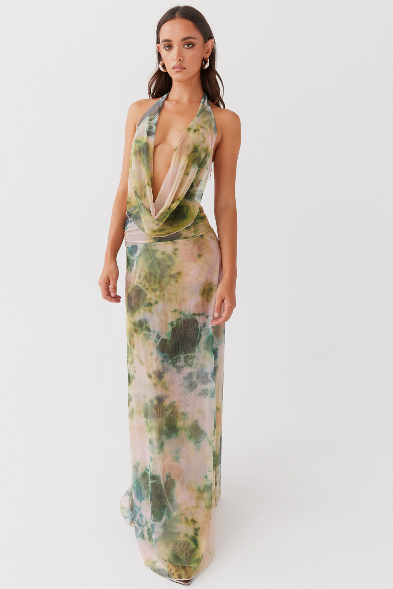 Beautifully Finished Garment in a Timeless Design