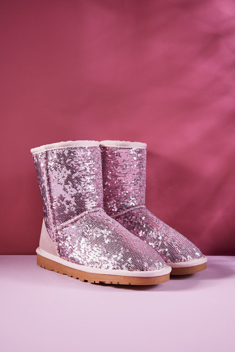 Beautifully Finished Boots in a Timeless Design