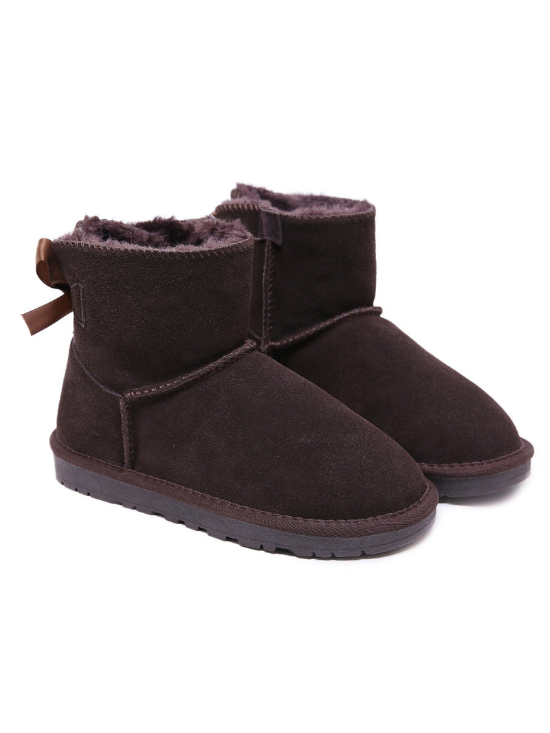 Polished Boots with an Effortless Classic Look