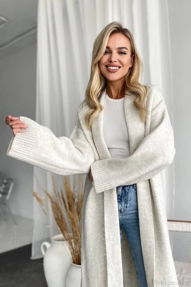 Elegantly Styled Cardigan for Everyday Wear