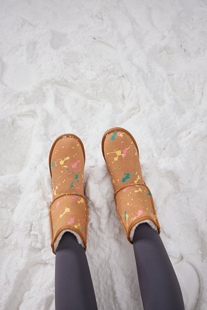 Well Tailored Boots with a Graceful Silhouette