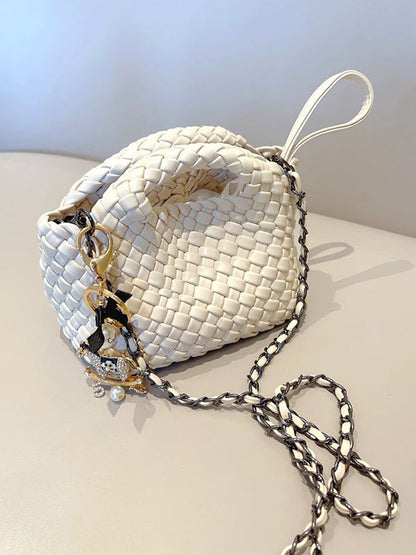 Well Tailored Bag with a Graceful Silhouette