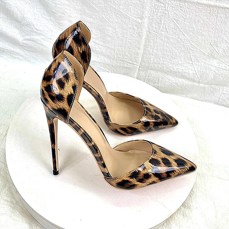 Effortlessly Elegant Shoes with a Timeless Design