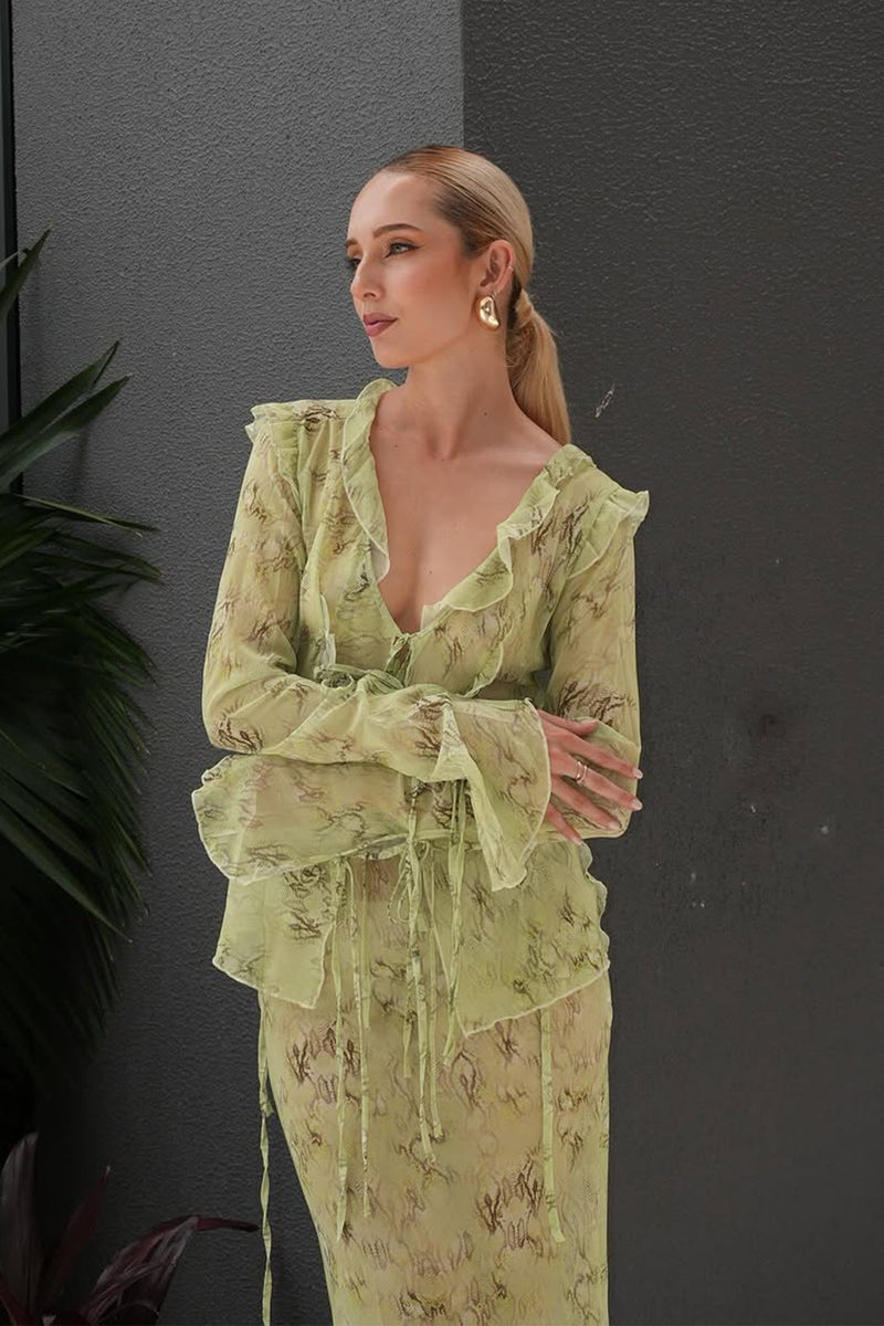 Well Tailored Garment with a Graceful Silhouette