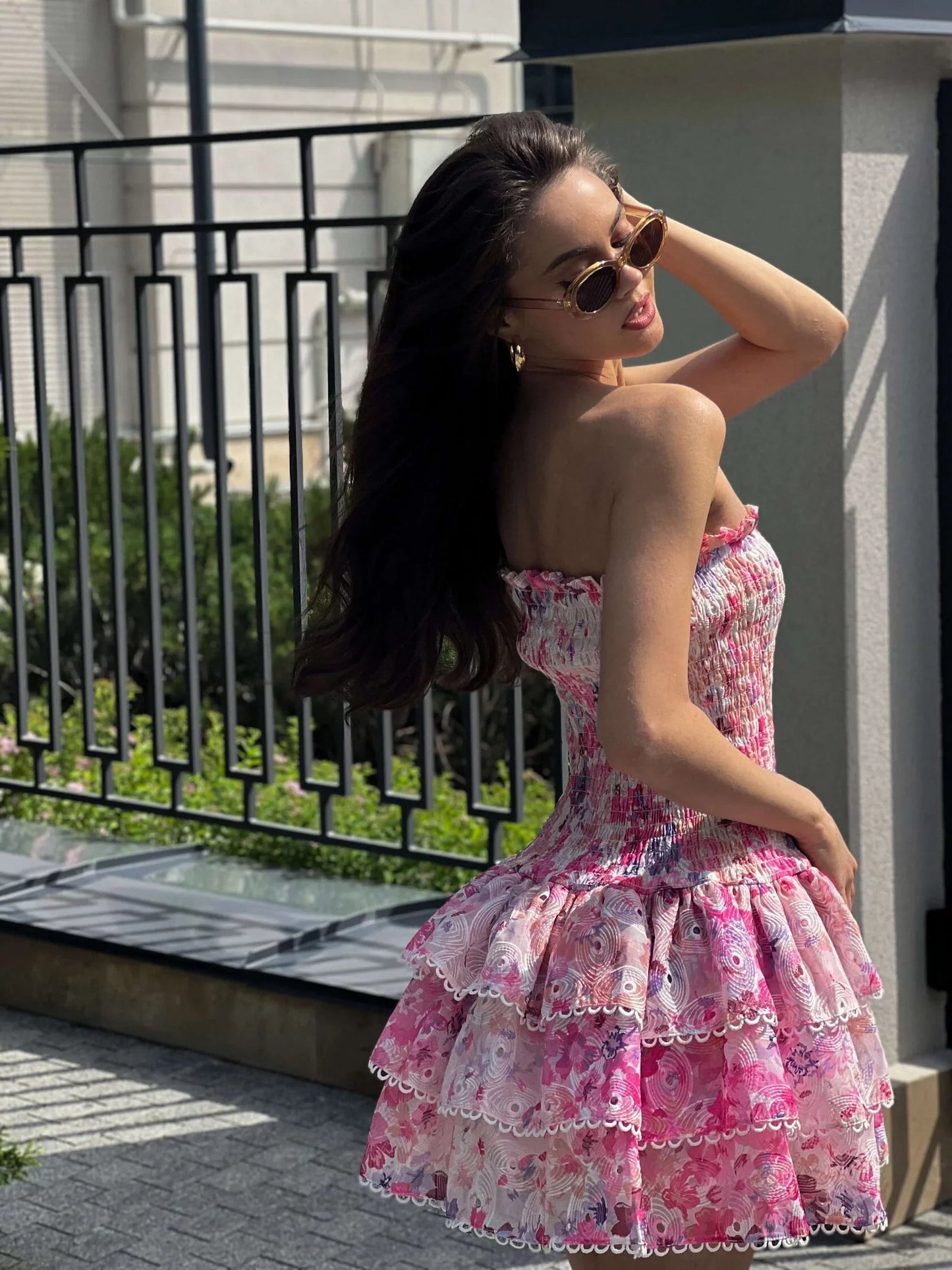 Effortlessly Elegant Dress with a Timeless Design