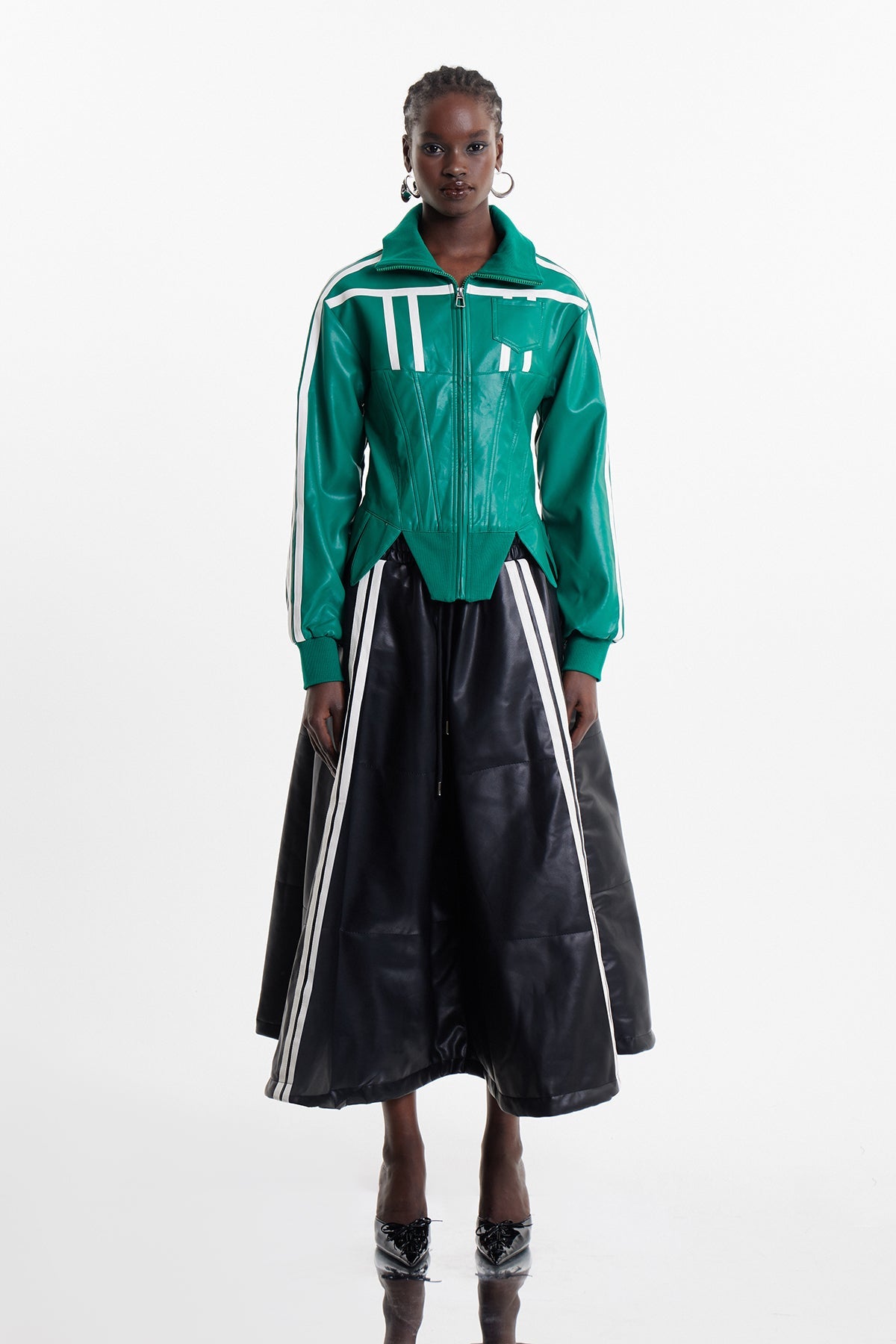 Well Tailored Jacket with a Graceful Silhouette