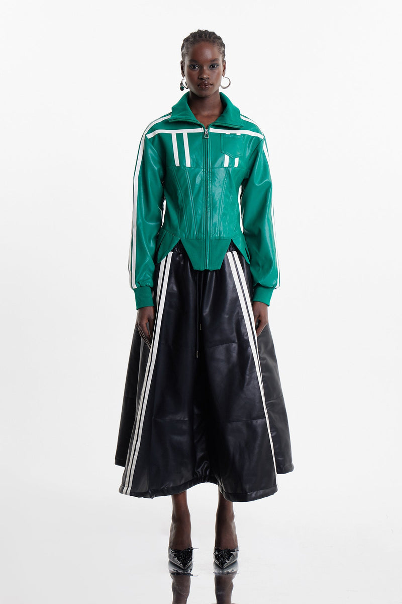Well Tailored Jacket with a Graceful Silhouette
