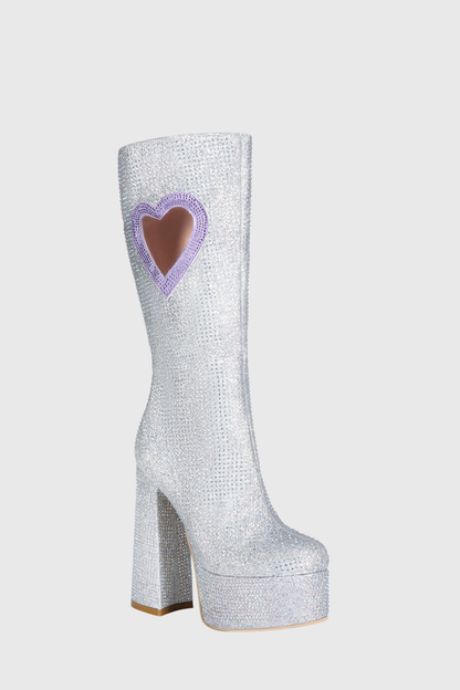 Effortlessly Elegant Boots with a Timeless Design