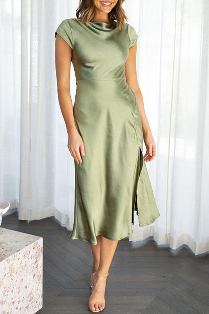 Effortlessly Elegant Dress with a Timeless Design
