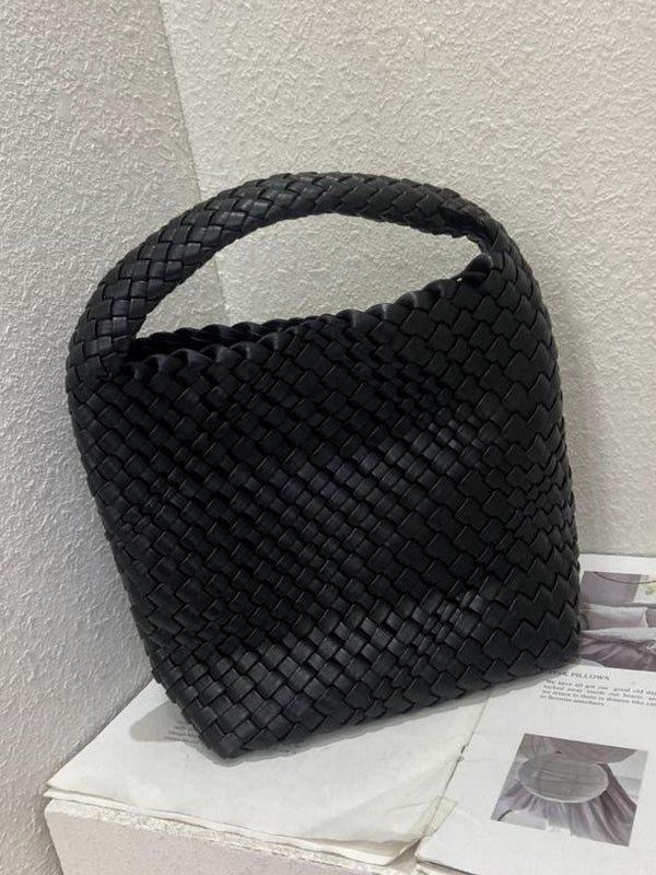 Beautifully Finished Bag in a Timeless Design