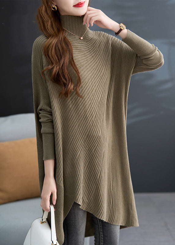 Classic Vintage Sweater with a Flattering Fit