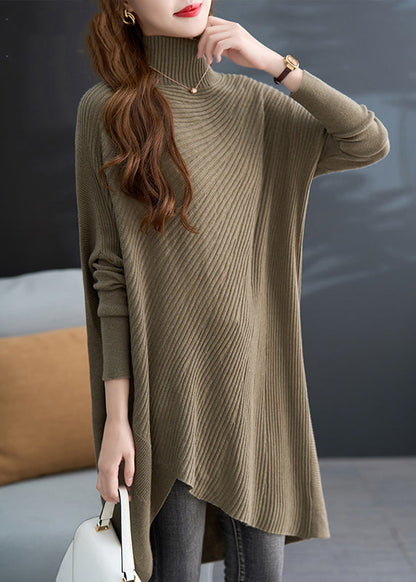 Classic Vintage Sweater with a Flattering Fit